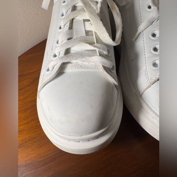 Alexander McQueen Women’s Oversized Sneaker in White Size 41 - Picture 8 of 14